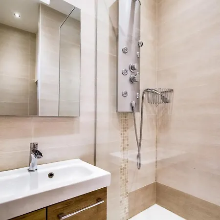 101 Greg - Superb In *